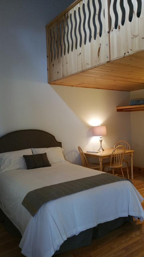 Lenroot Lodge Seeley Εξωτερικό φωτογραφία
