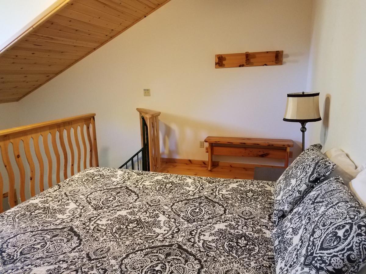 Lenroot Lodge Seeley Εξωτερικό φωτογραφία